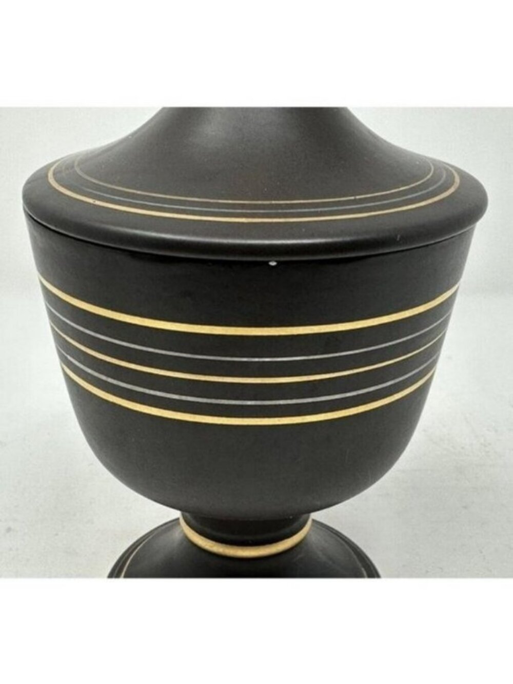 Vtg VEE JACKSON CALIFORNIA 10" URN w/ FINIAL LID Black/Brown Gold Silver Lines - Picture 12 of 13